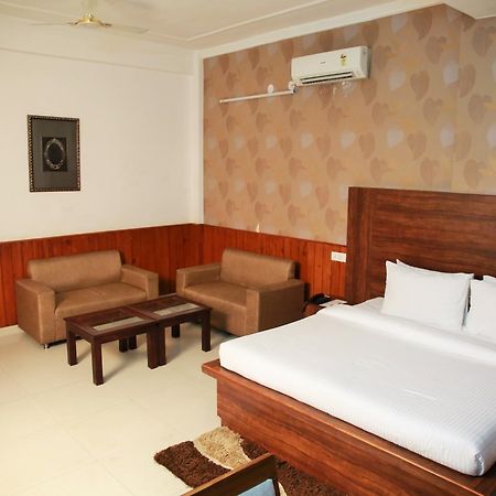Red Apple Hotel Sangrur Zewnętrze zdjęcie