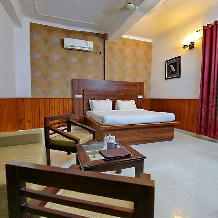 Red Apple Hotel Sangrur Zewnętrze zdjęcie
